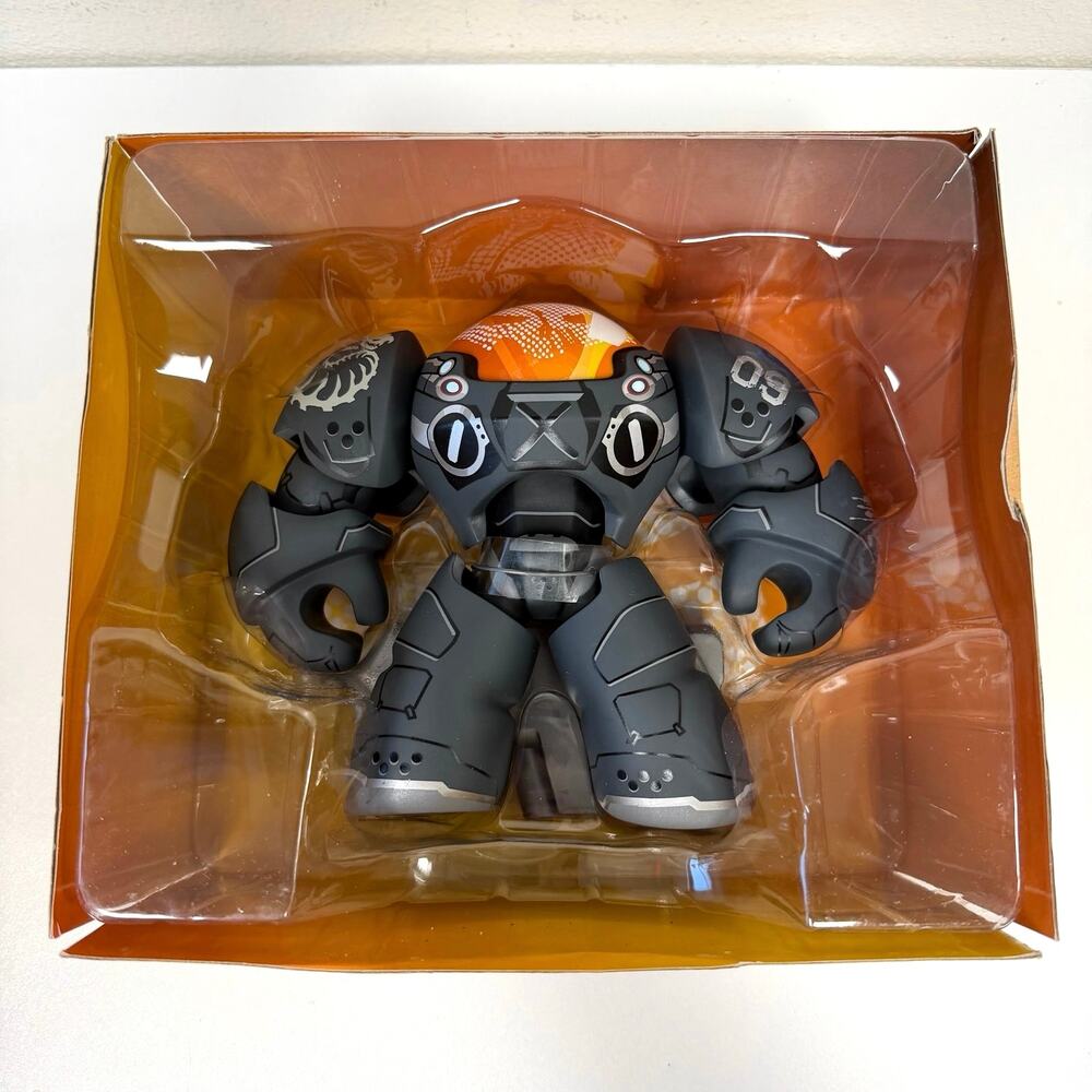 StarCraft II Jim Raynor "Noobz" Vinyl Action Figure Limited Ed BizzCon 2009